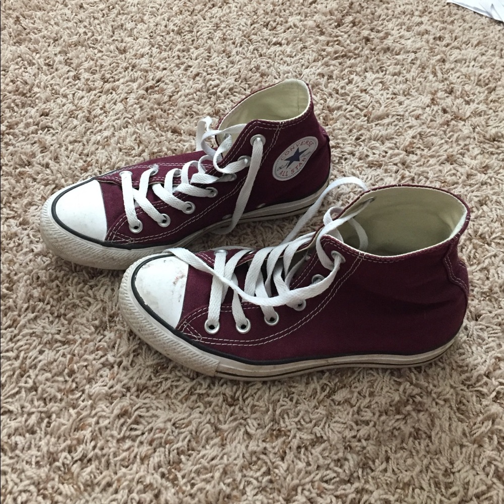 Maroon converse