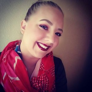 Meet your Posher, Robyn