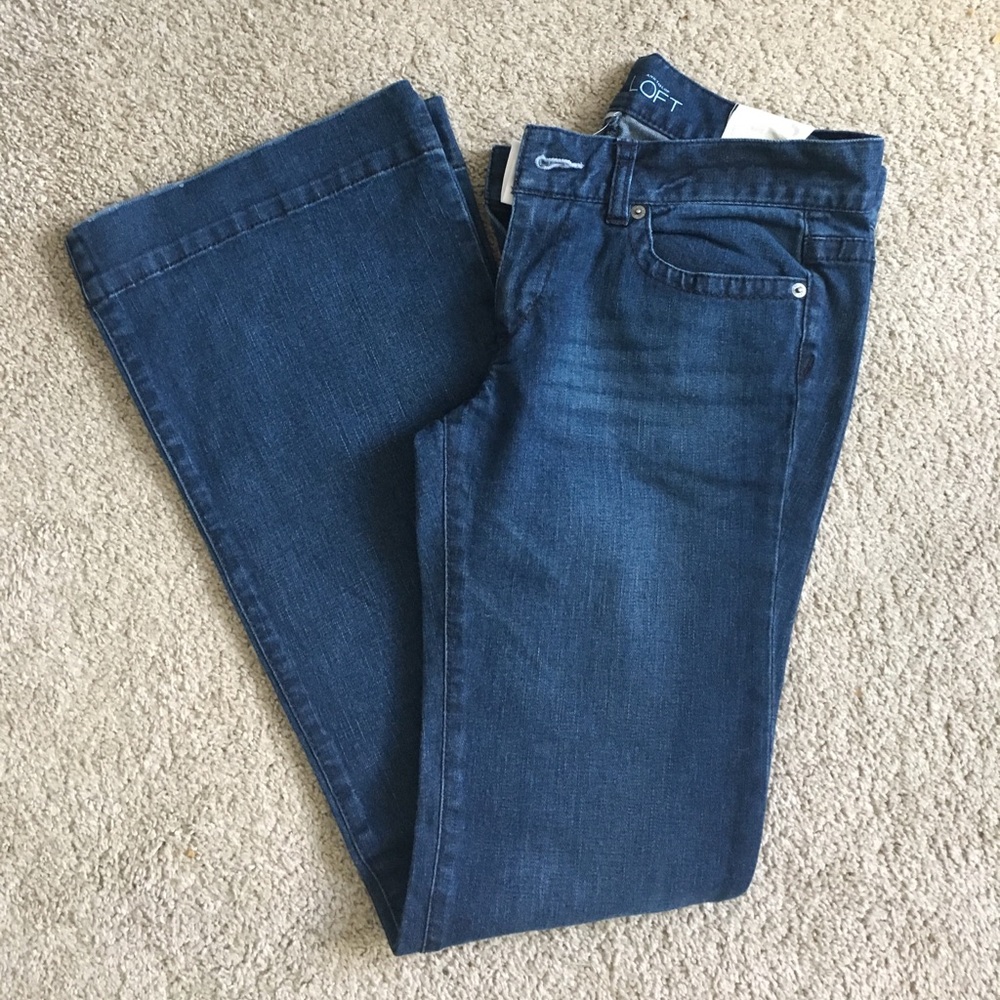 LOFT Modern Flare Low Rise Jeans Size 6 NWT