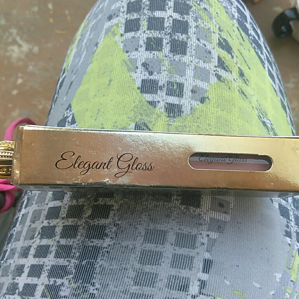 Elegant gloss pinky rose cosmetic