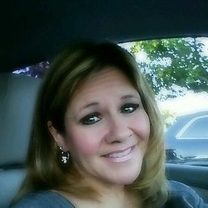 Meet your Posher, Valerie