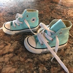 Toddler size 4 teal Converse