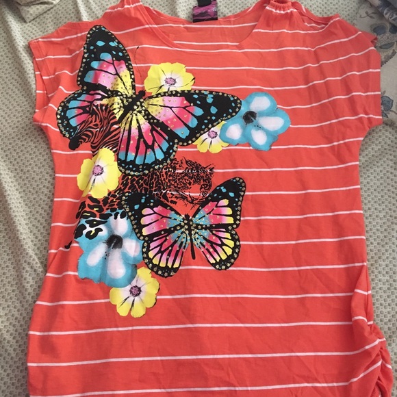 Orange t-shirt with some butterfly - Picture 1 of 1