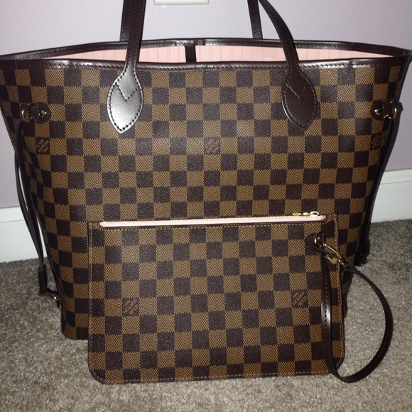 SOLD!🚫🌸Louis Vuitton Neverfull Pochette wristlet - Picture 3 of 8