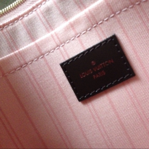 SOLD!🚫🌸Louis Vuitton Neverfull Pochette wristlet - Picture 6 of 8