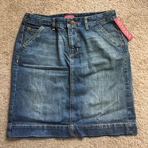 Denim Skirt Size 6 NWT!