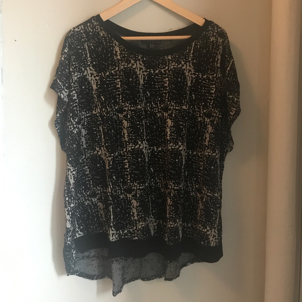 Printed black T-shirt