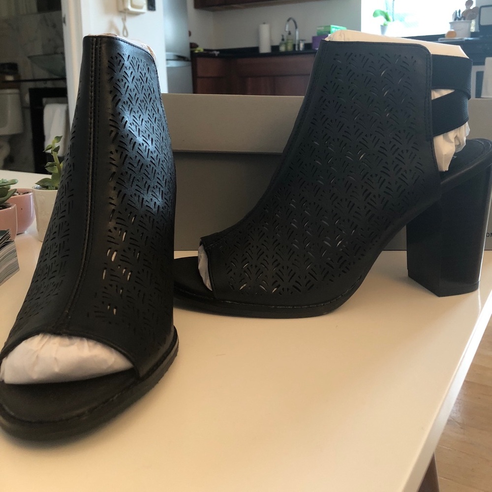 Kay Fly Laser-cut Stacked Heel