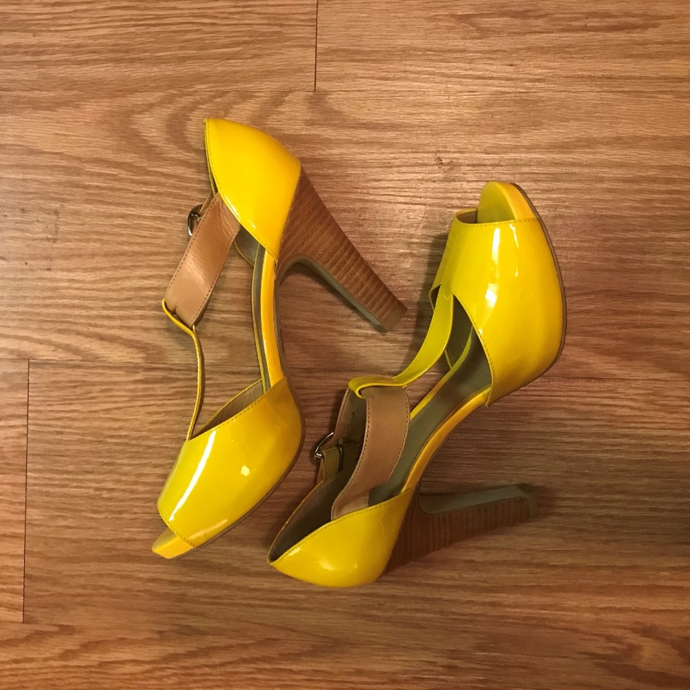 Gianni Bini Pumps