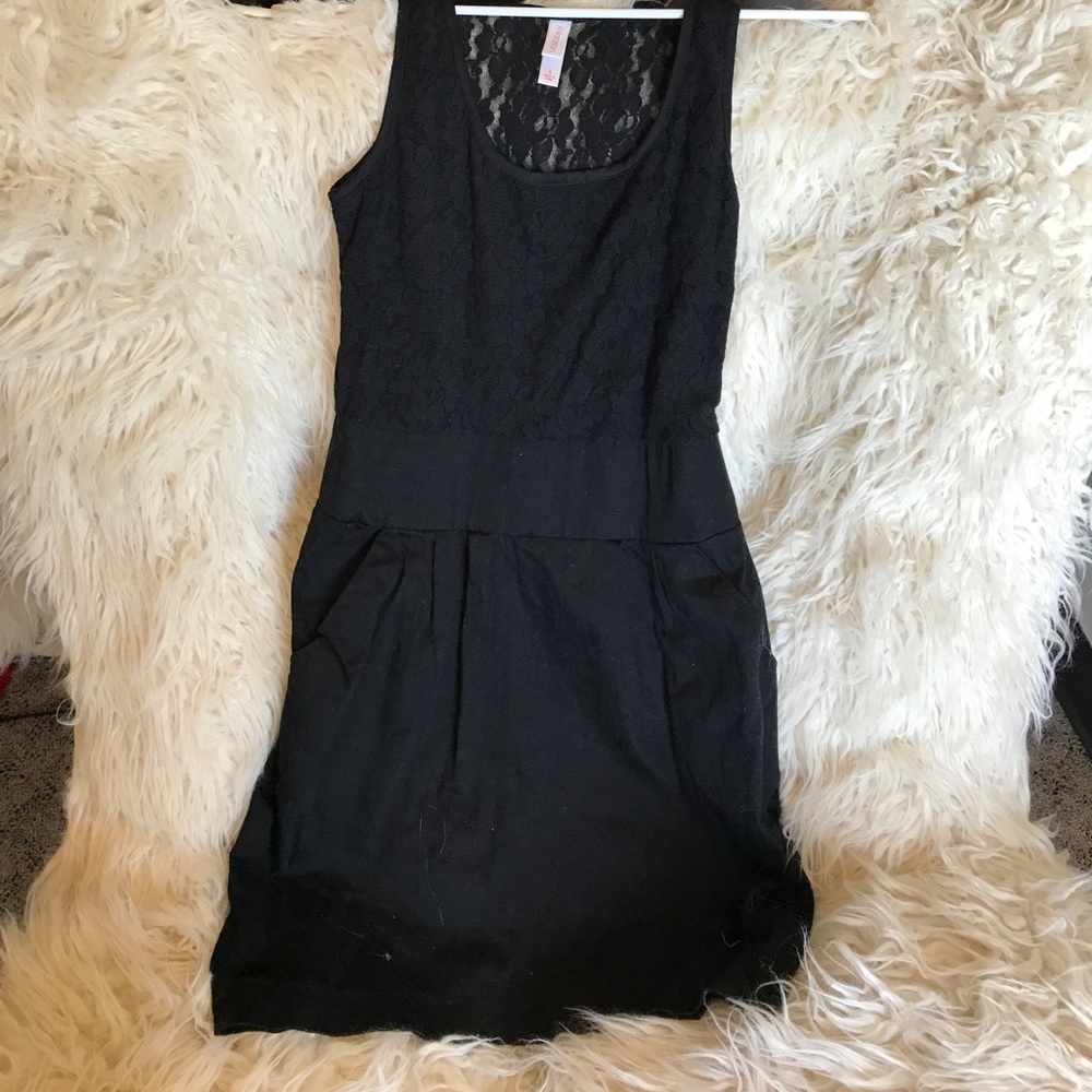Black lace dress