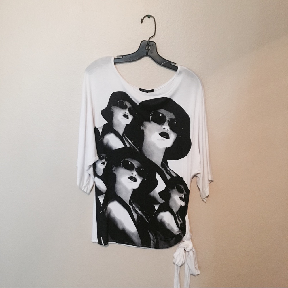 Off the shoulder, Vestimenta top.