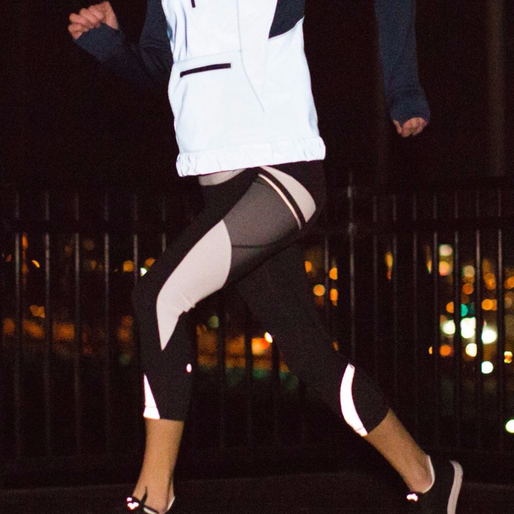 Lululemon Reflective Run Inspire Crop - Picture 1 of 8