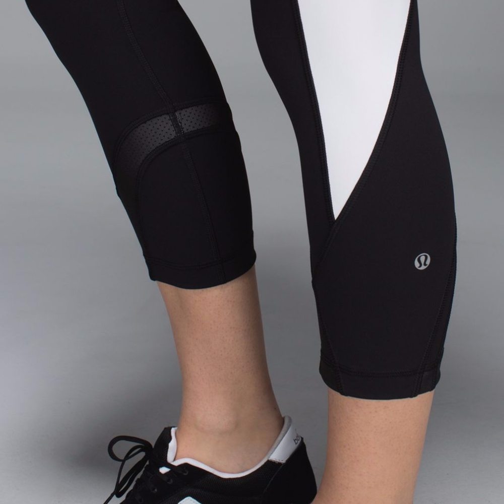 Lululemon Reflective Run Inspire Crop - Picture 2 of 8