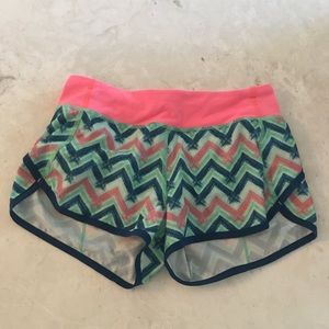 IVIVVA chevron athletic shorts