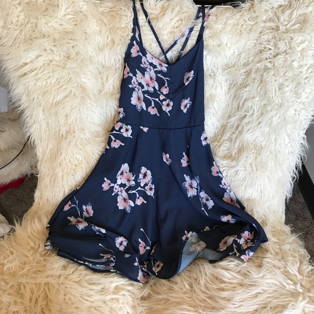 Strappy mini dress backless