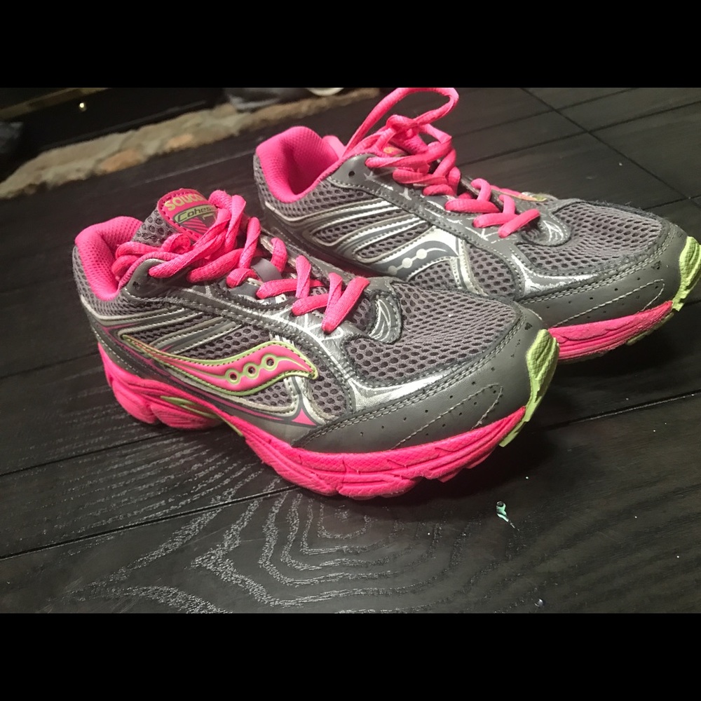 Saucony Tennis Shoes