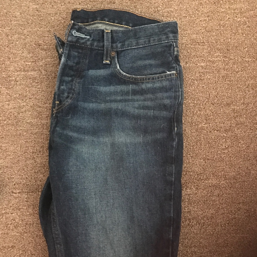32/32 Hollister Jeans