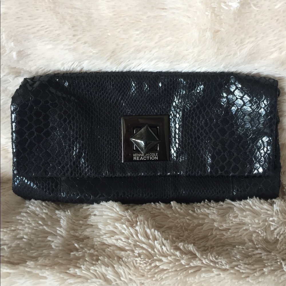 *SOLD* Kenneth Cole Reaction Clutch