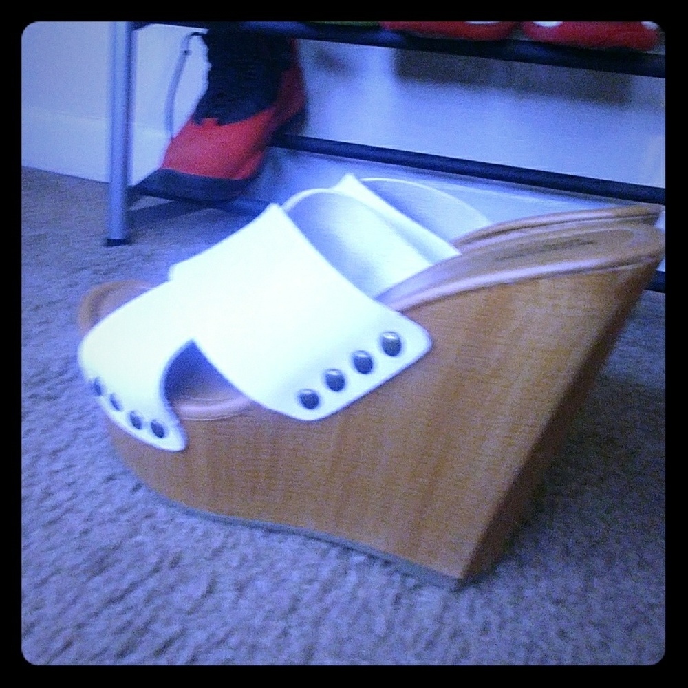 Wood and White Wedges