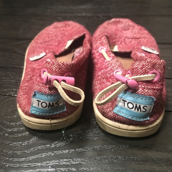Toms - Picture 2 of 4