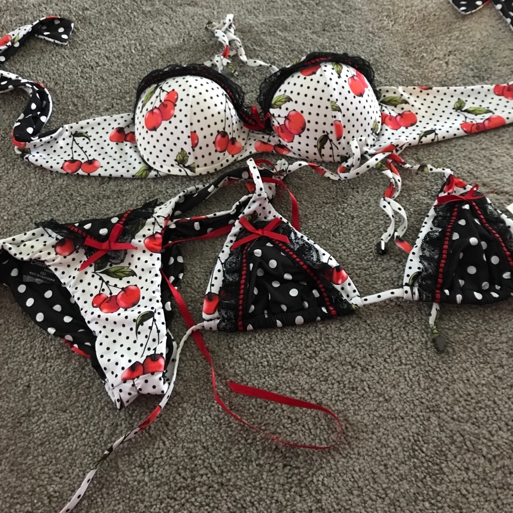 Small cherry pie collection