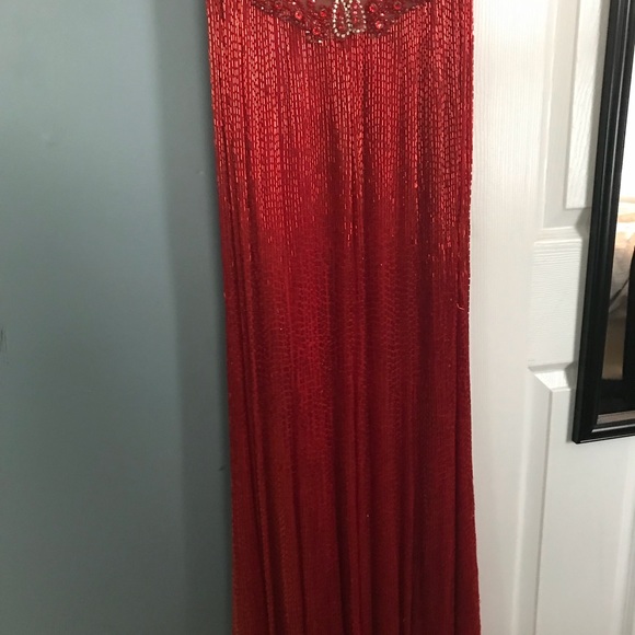 Mac Duggal - Picture 5 of 8