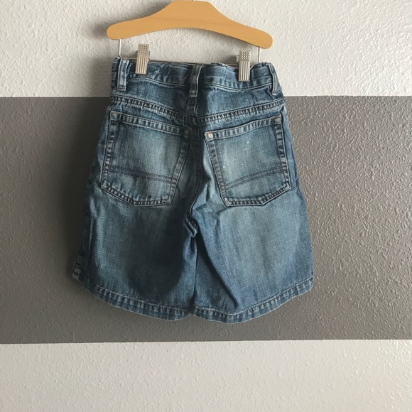 Old Navy Loose Fit Shorts  _ B3G1 Free - Picture 2 of 3