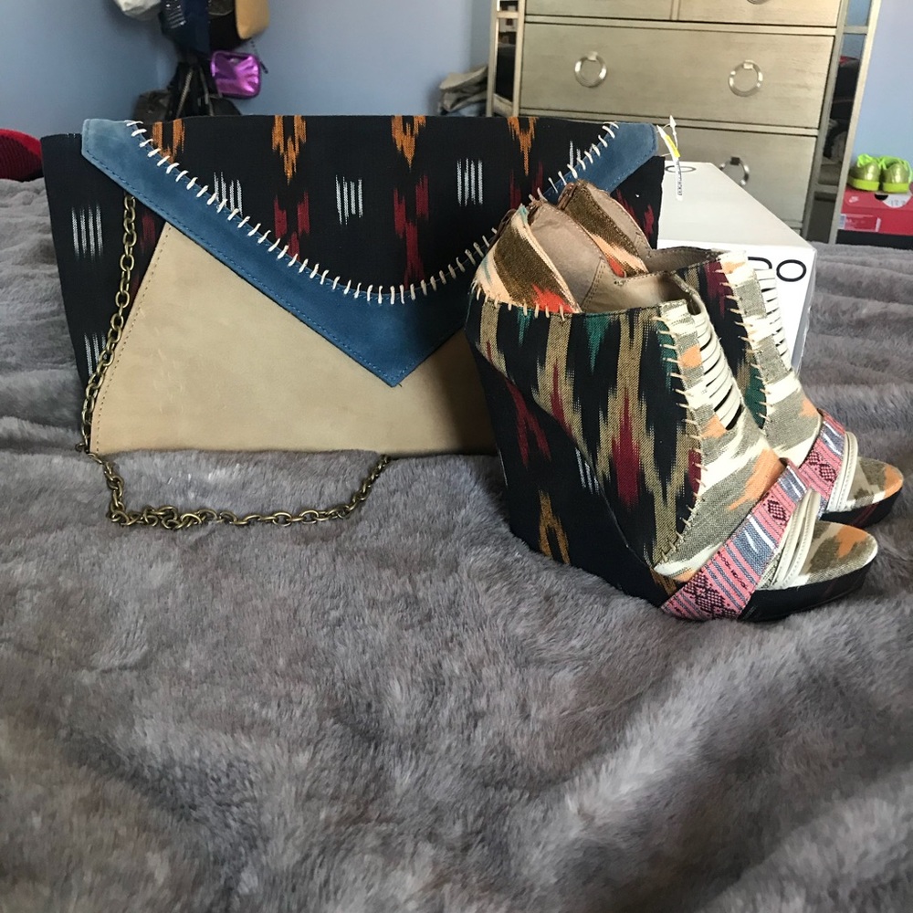 Aldo wedge tribal print shoes