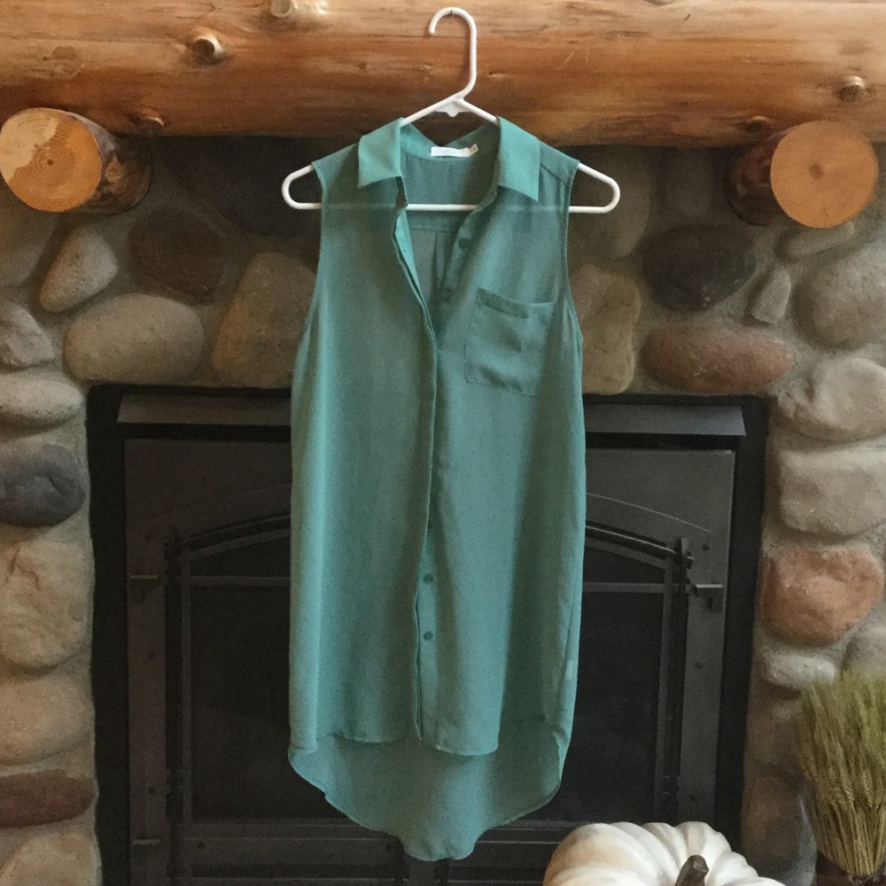 Sleeveless sheer tunic blouse, size S