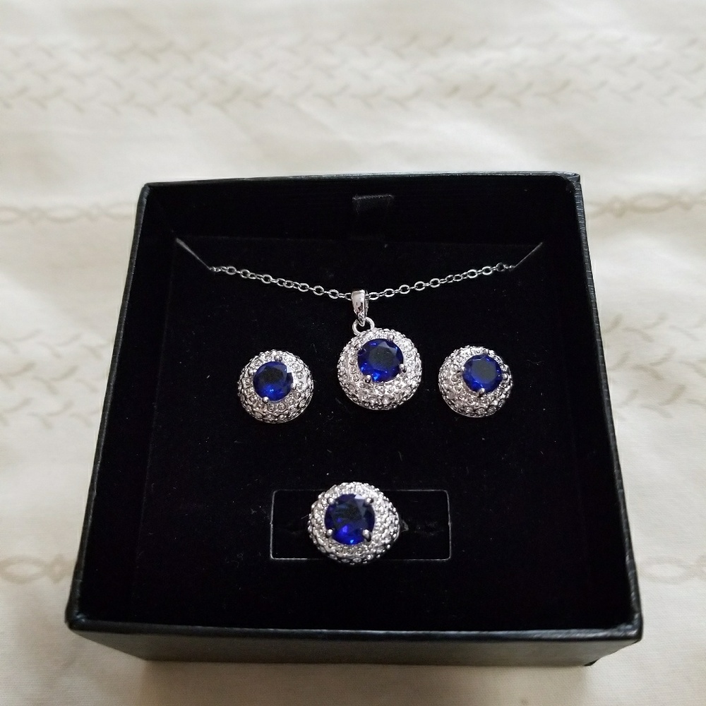 Set of blue sapphire jewellery