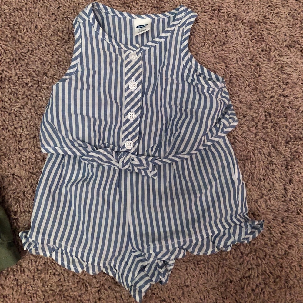 3 Old navy/ Gap rompers bundle