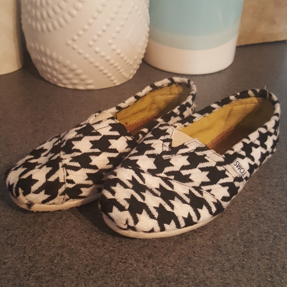 Houndstooth Toms