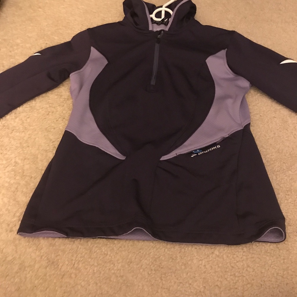 Brooks running half zip hoodie, size small
