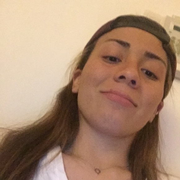 Meet your Posher, Yasmin - Picture 2 of 4