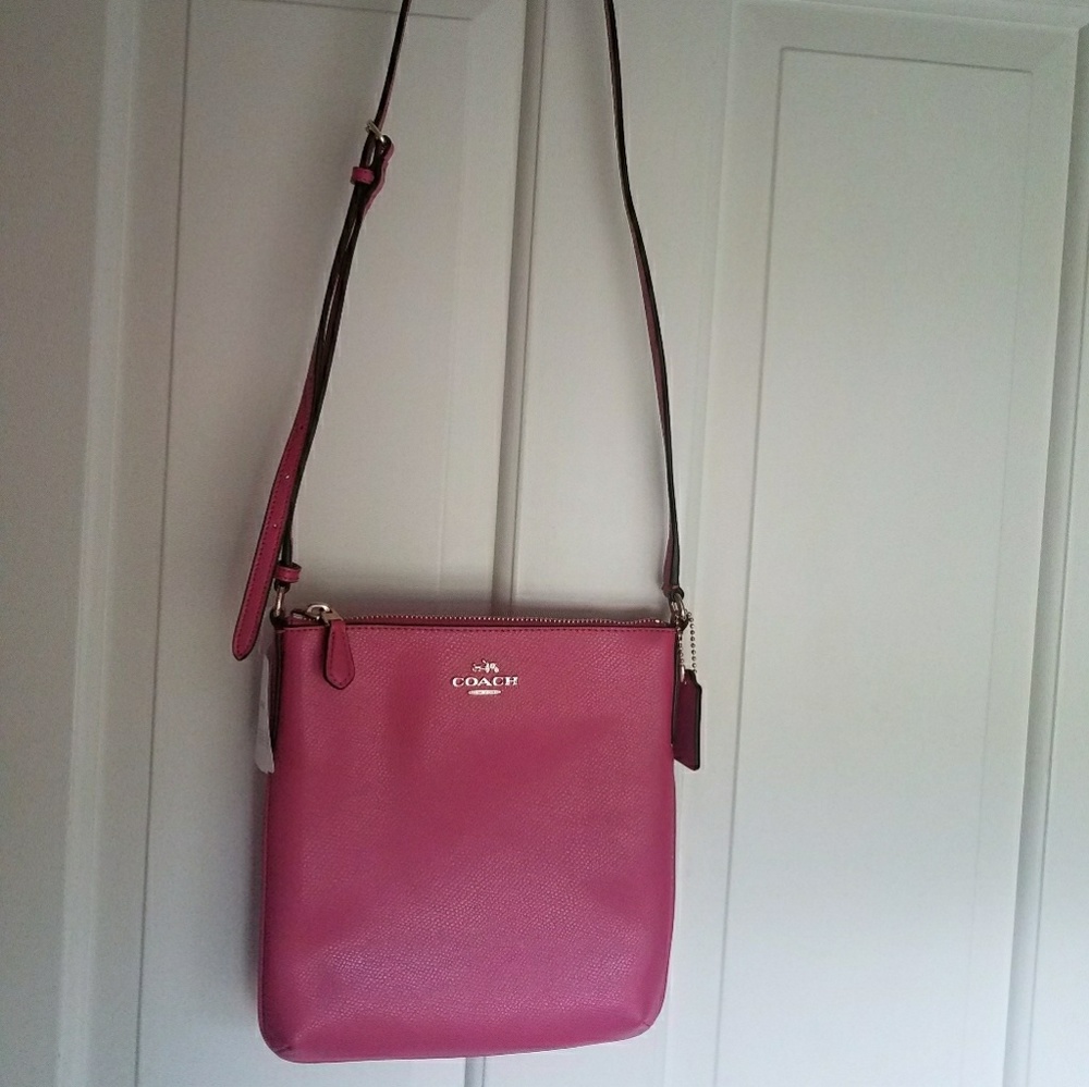 Gorgeous pink  leather Coach Swingpack NWT