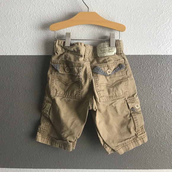 Levi’s Cargo Shorts  _ B3G1 Free - Picture 2 of 3