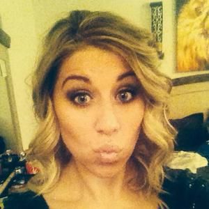 Meet your Posher, Adina