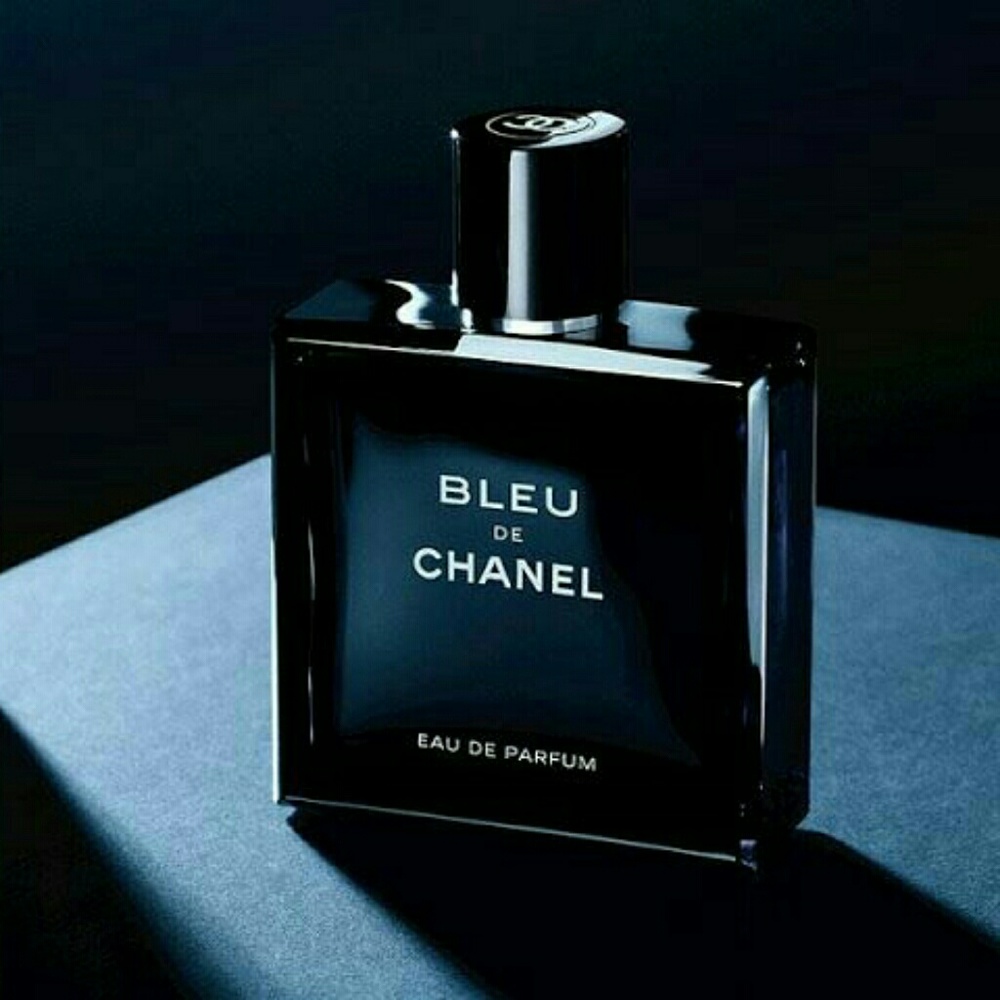 Overstock Chanel bleu