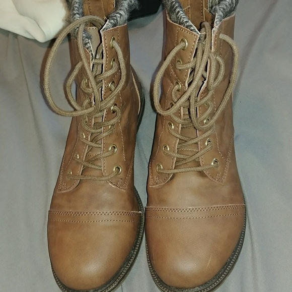 NWOT brown combat boots - Picture 2 of 3
