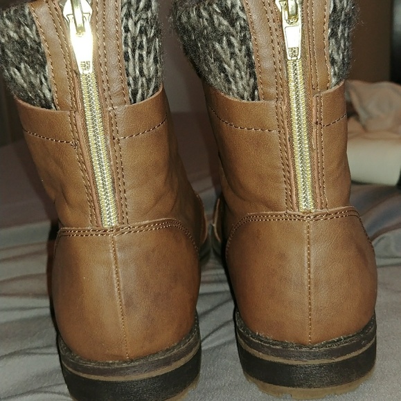 NWOT brown combat boots - Picture 3 of 3