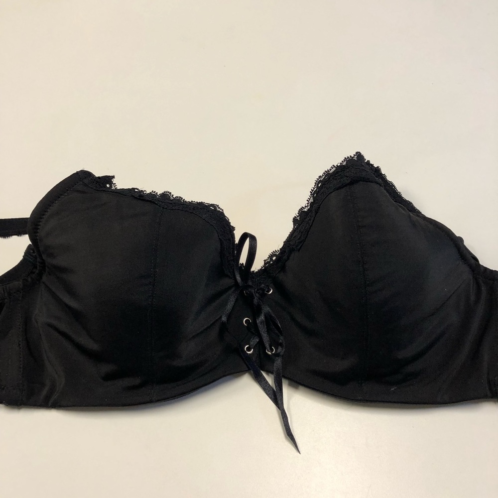 Frederick’s shelf Bra