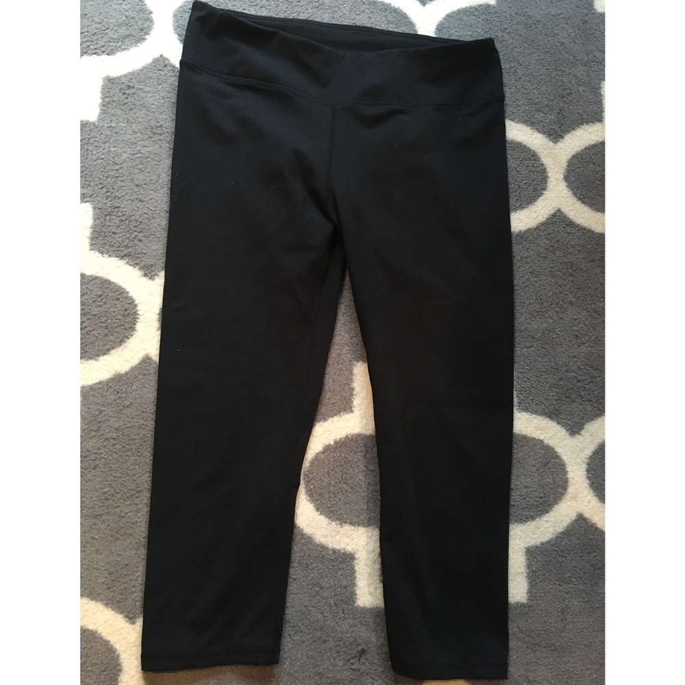 PRICE DROP Fabletics Cropped Leggings!