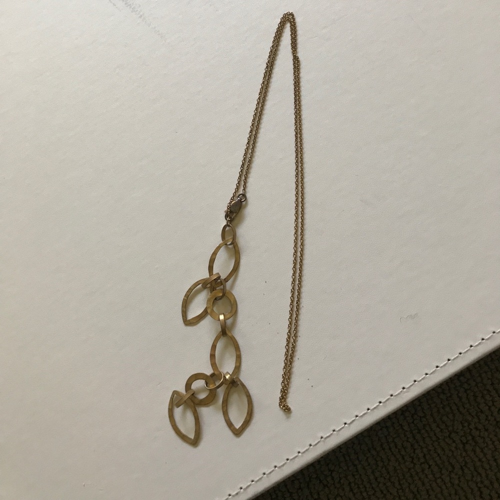 Cute dangling short necklace