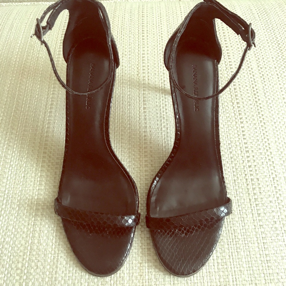 Banana Republic Strappy Sandal in Black Snakeskin
