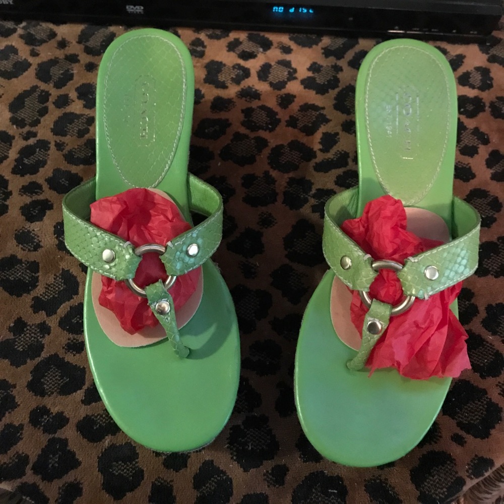 Slip on - Picture 2 of 3