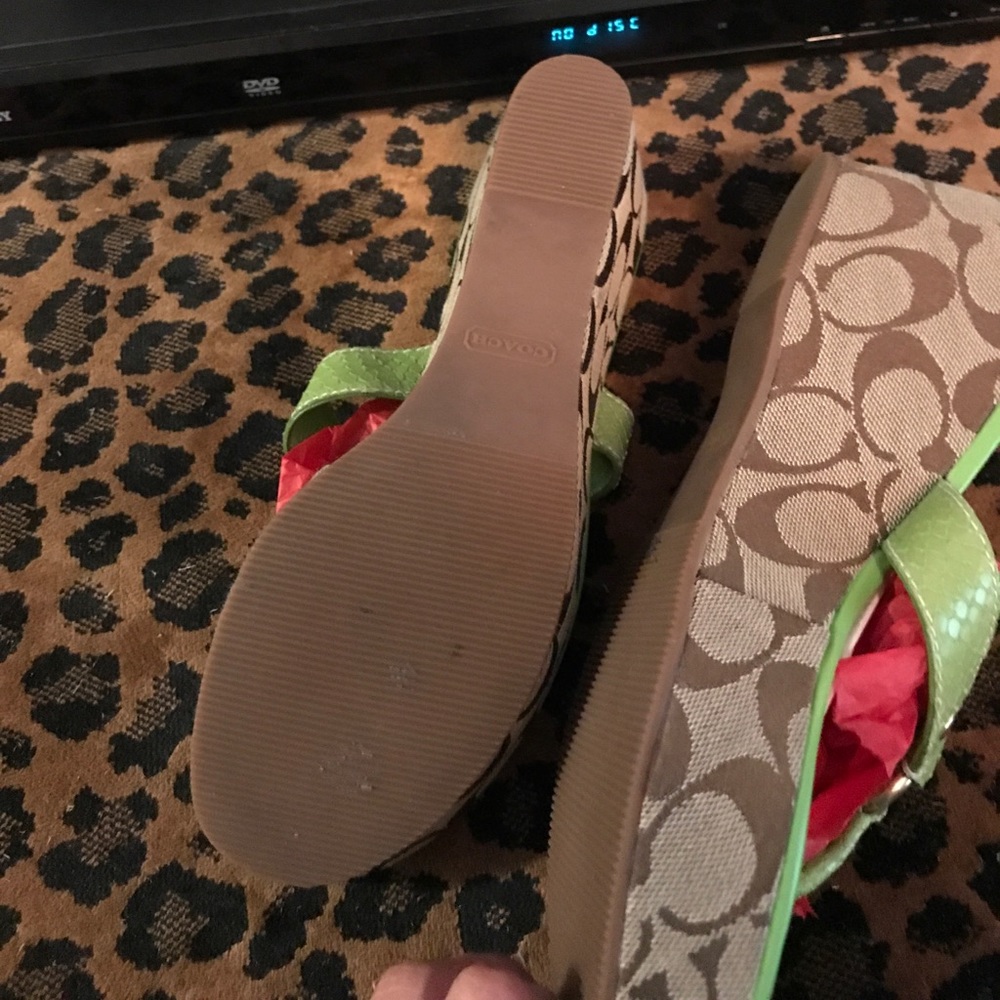 Slip on - Picture 3 of 3