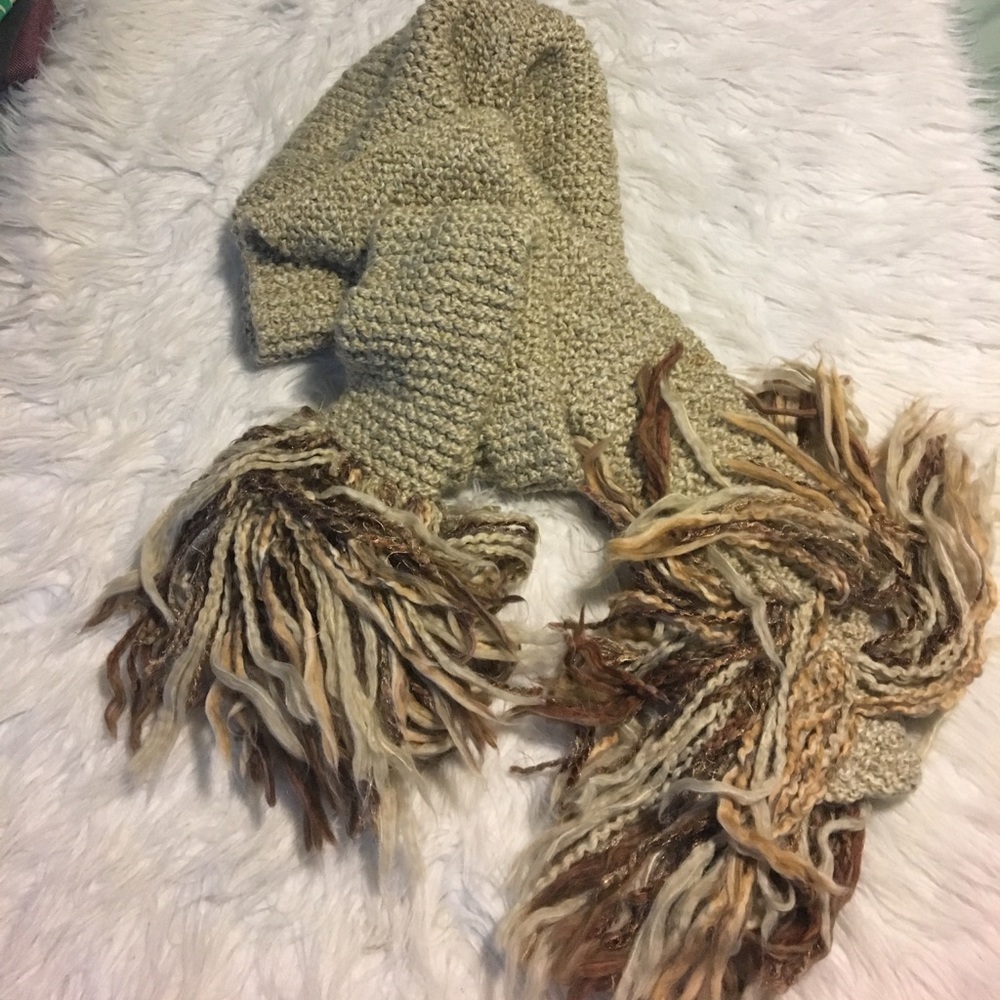 Chunky beige scarf