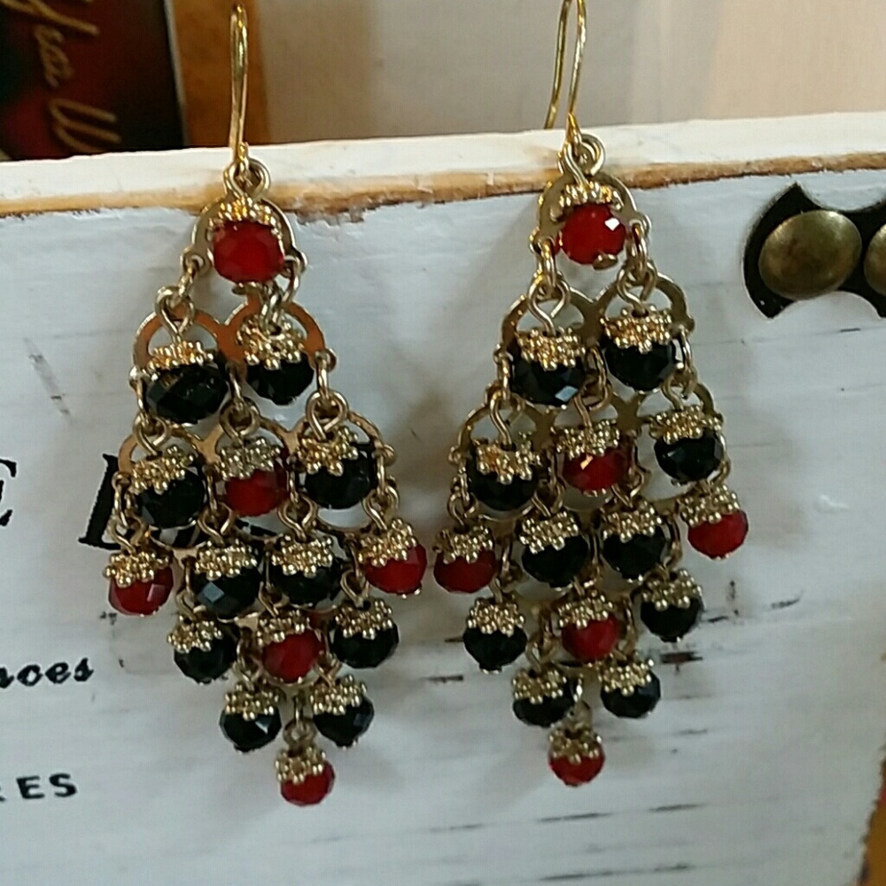 Boutique Earrings NWOT