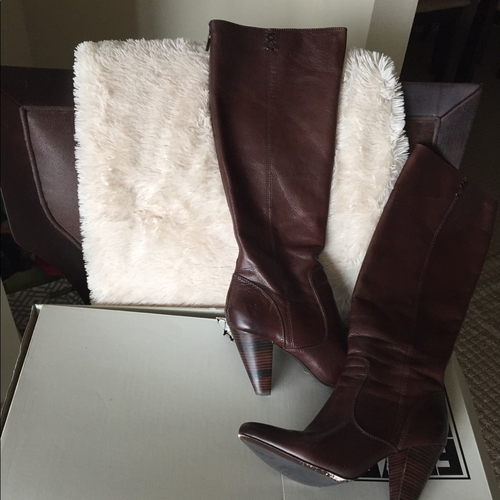 Like new Frey Regina Zip Boot
