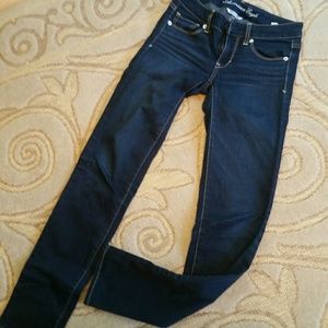 Dark wash American Eagle skinny jeans size 2
